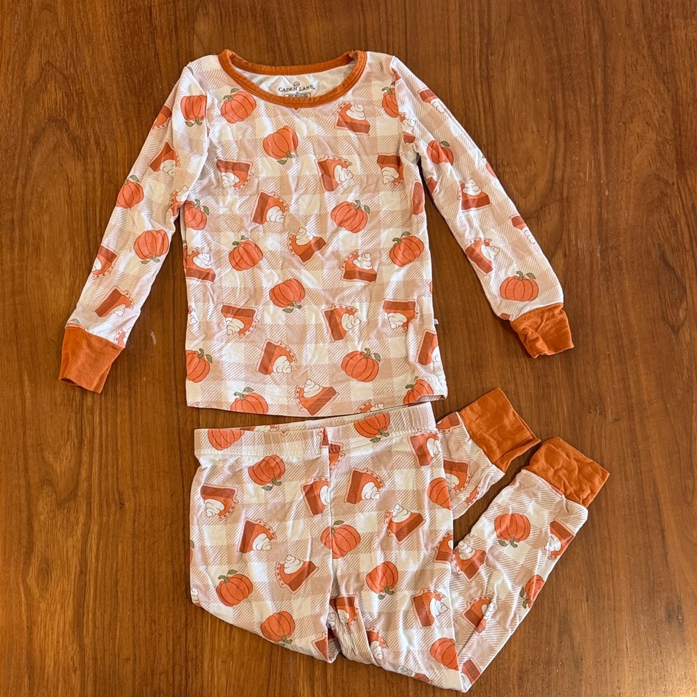 Caden Lane Pumpkin Print Long Sleeve Pajama Set - Cream & Orange Trim